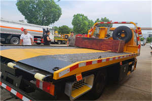 雁塔区附近拖车电话号码服务